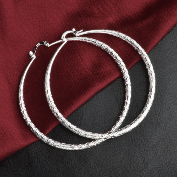 Ocean Harmony Circle Earrings 7,1cm – Sterling Silver Fish Pattern Jewelry - Image 4